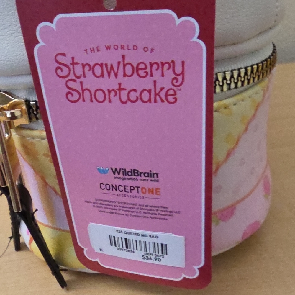 Strawberry Shortcake Cosmetic Bag - Picture 4 of 6
